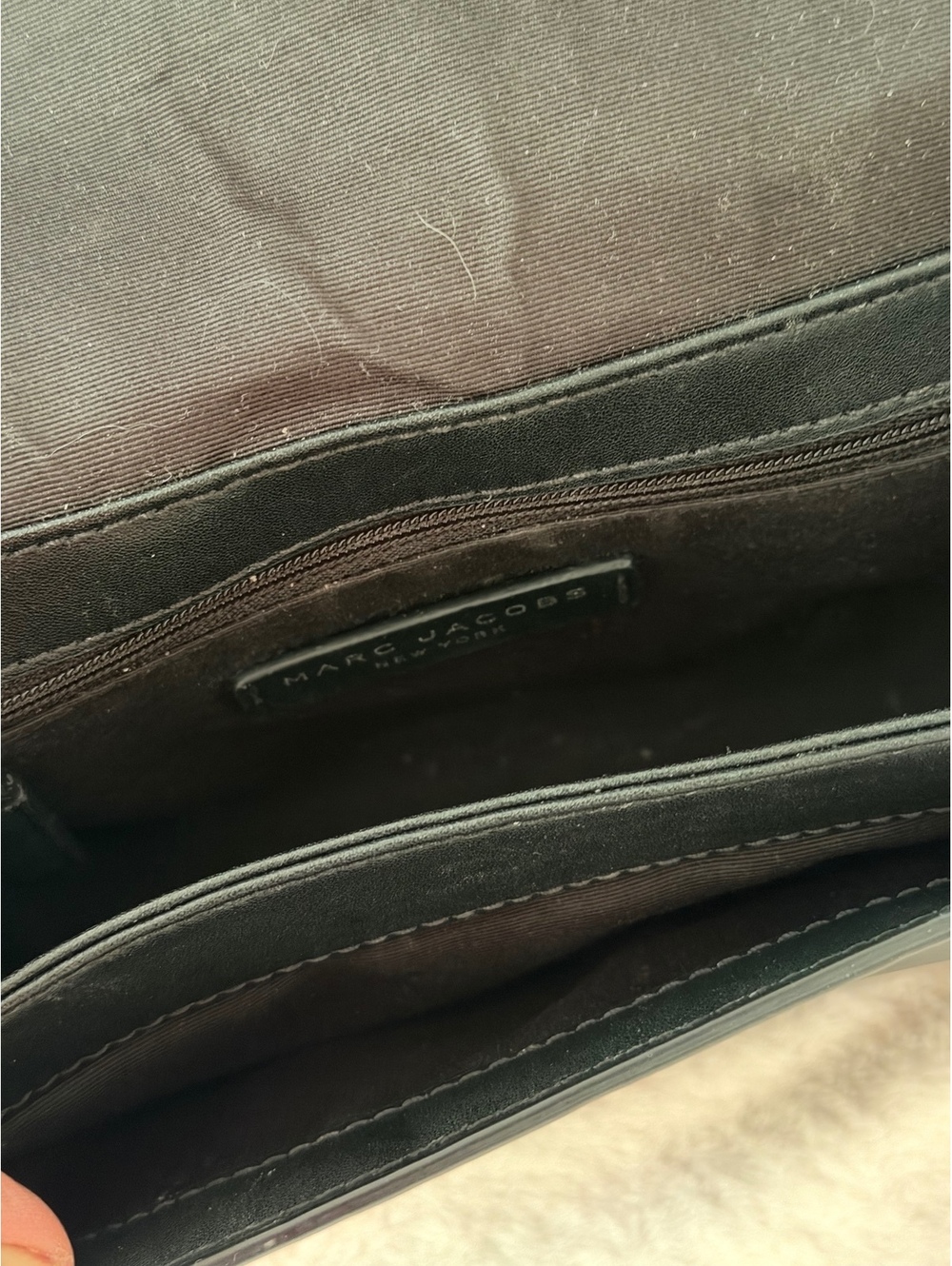 Marc Jacobs Black Leather Crossbody Bag with Adjustable Strap - Picture 7 of 8